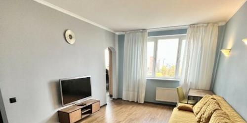 3-комн квартира Летчика Бабушкина ул,  д. 42