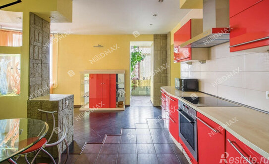 Продажа 4-комн квартиры на вторичном рынке ул Ушинского,  д. 4,  к. 3