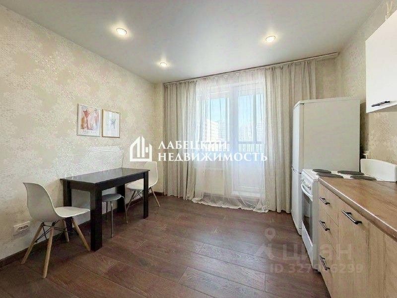 Продажа 2-комн квартиры на вторичном рынке Мурино, улица Шувалова, 22к3