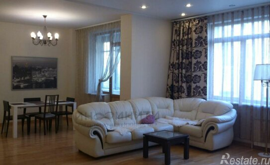 Продажа 4-комн квартиры на вторичном рынке улица Шумкина