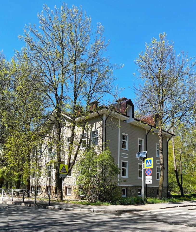 Продажа 2-комн квартиры на вторичном рынке Павловск, улица Васенко, 17