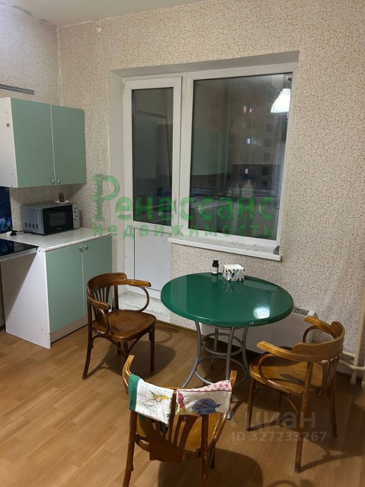 Продажа 3-комн квартиры на вторичном рынке проспект Героев, 26к2