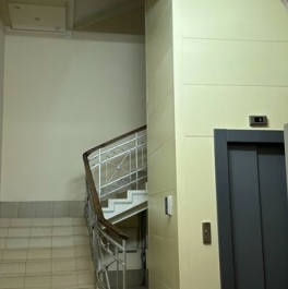 Продажа 3-комн квартиры на вторичном рынке Дегтярный пер,  д. 5 с1