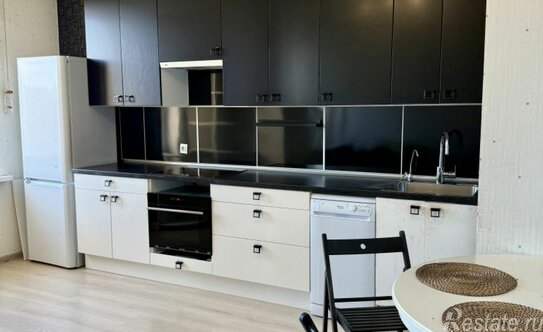 Продажа 3-комн квартиры на вторичном рынке проспект Королёва,  д. 65