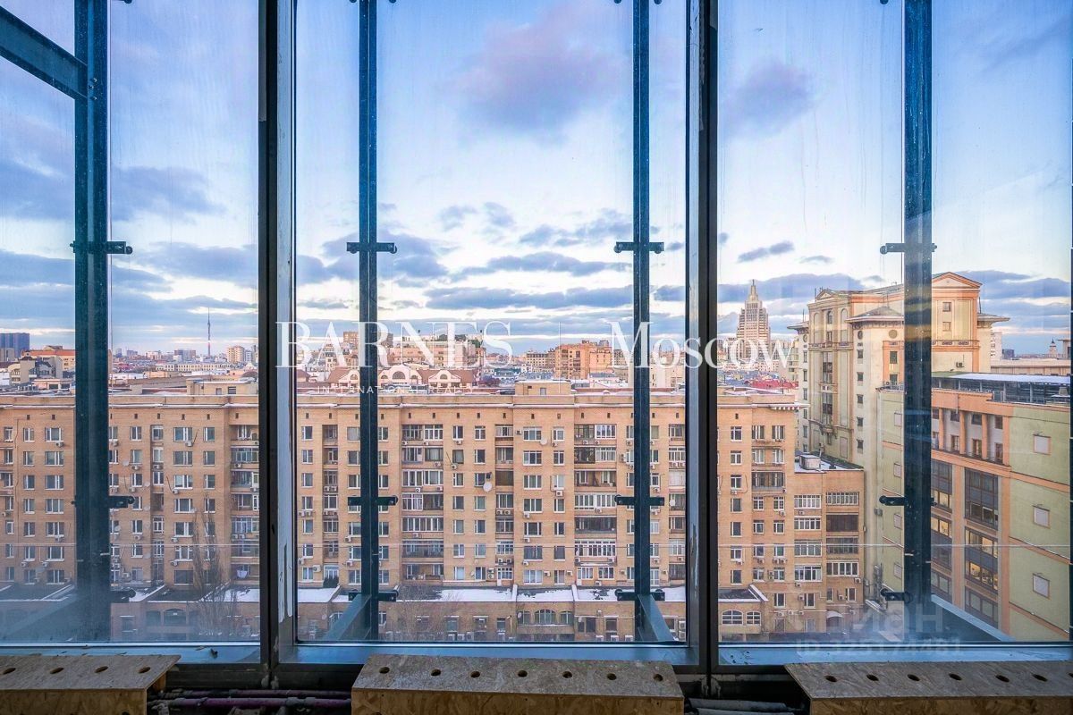 Продажа 3-комн квартиры на вторичном рынке 2-я Брестская улица, 6