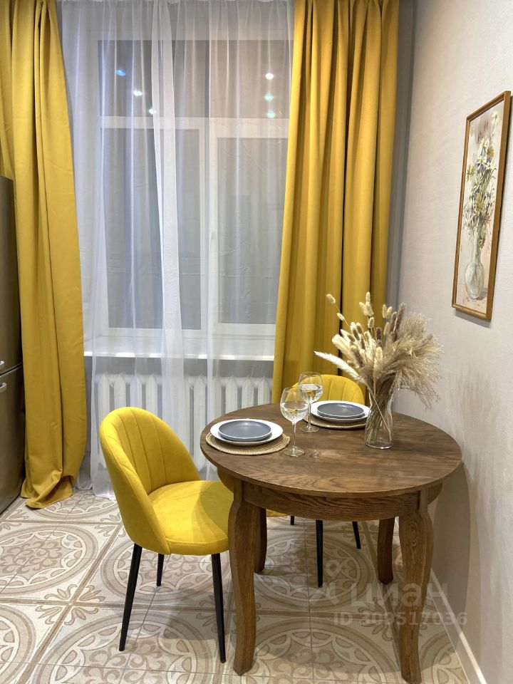 Аренда 3-комн квартиры на вторичном рынке 16-я Васильевского острова линия, 65