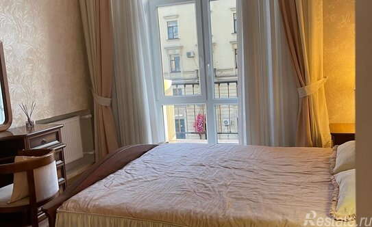 Продажа 3-комн квартиры на вторичном рынке Суворовский пр-кт,  д. 17