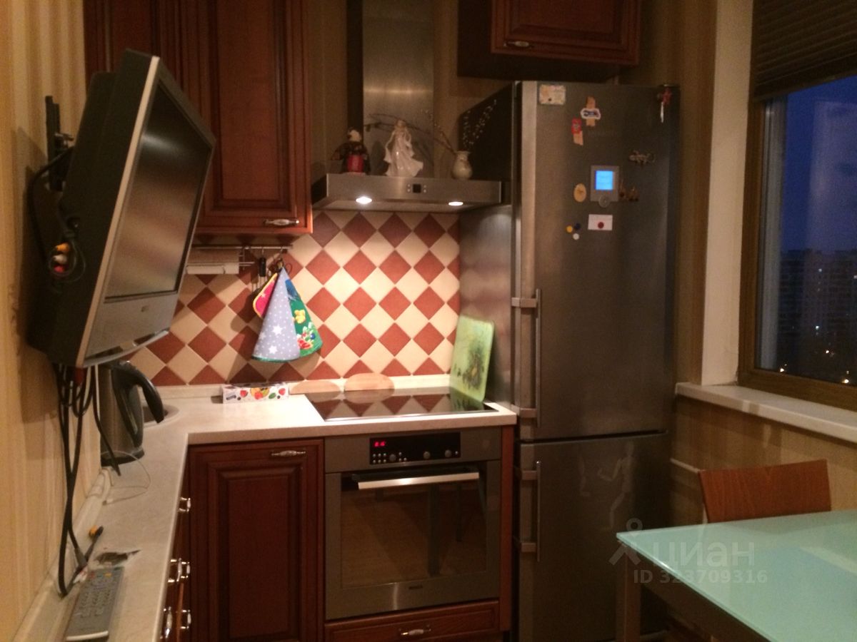 Продажа 1-комн квартиры на вторичном рынке Осенний бульвар, 20К2