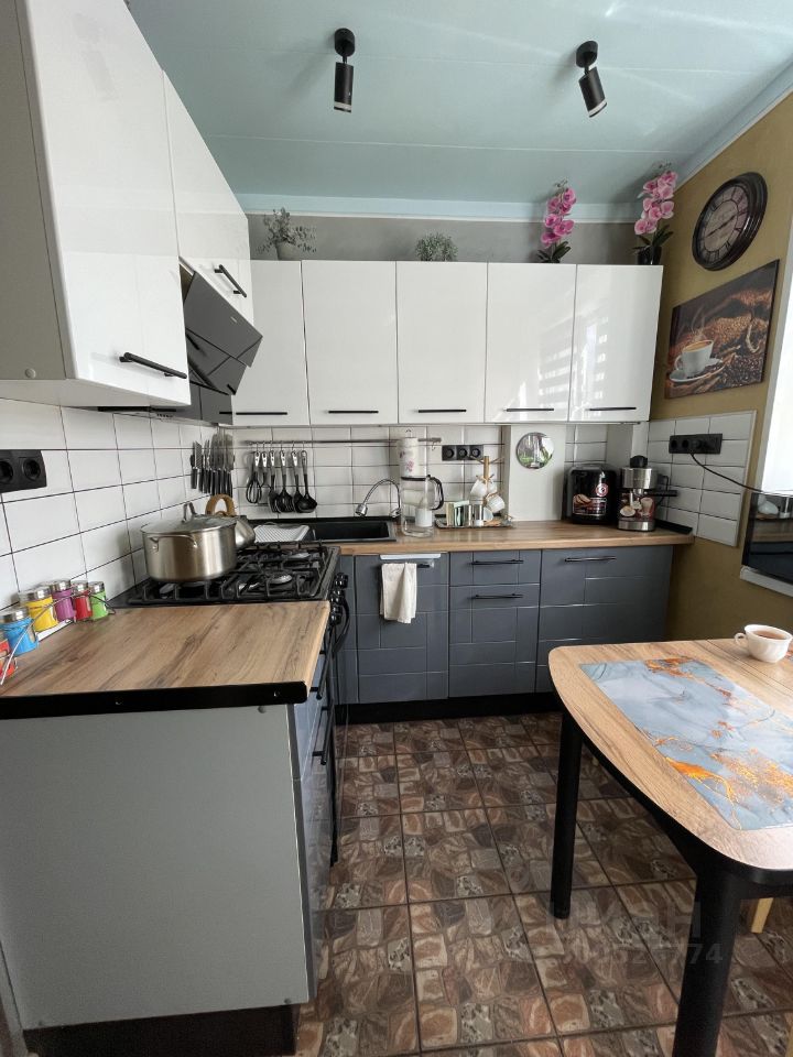 Продажа 2-комн квартиры на вторичном рынке Химки, Юбилейный проспект, 18