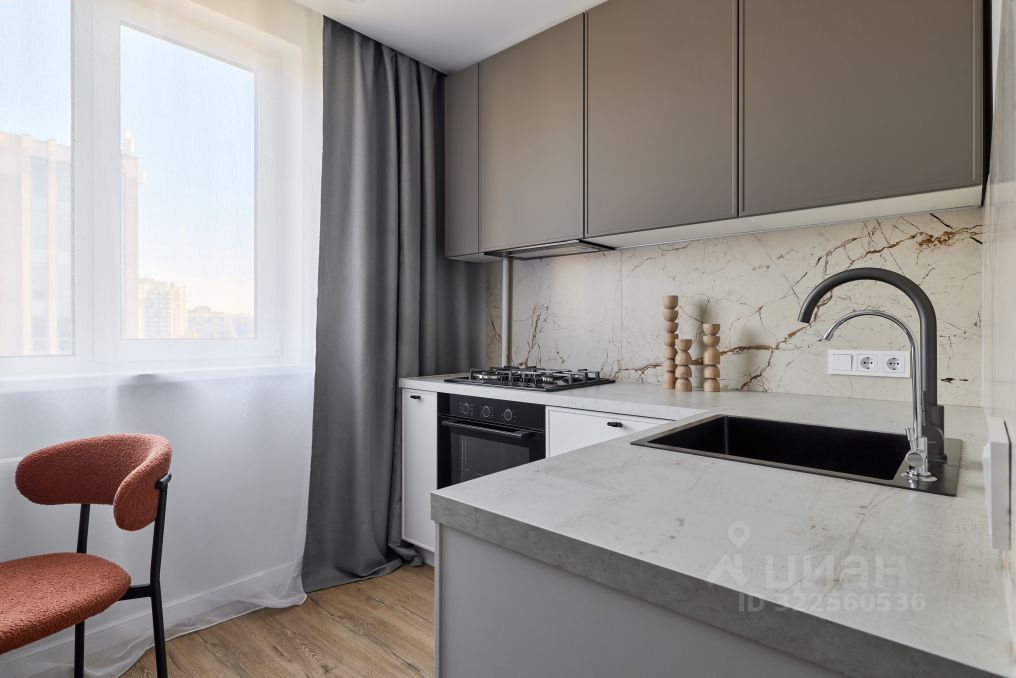 Продажа 2-комн квартиры на вторичном рынке Искровский проспект, 9