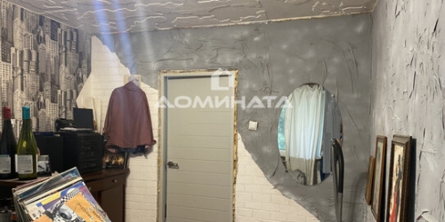 4-комн квартира улица Коммуны,  д. 40