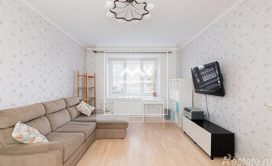 Продажа 2-комн квартиры на вторичном рынке улица Бадаева,  д. 14 к1