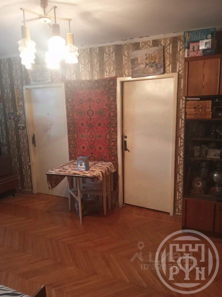 Продажа 4-комн квартиры на вторичном рынке Ломоносов, улица Победы, 19