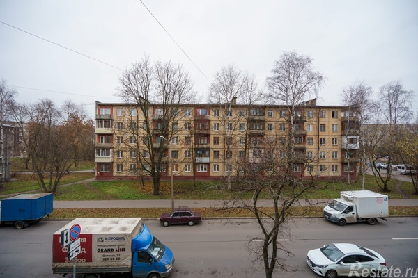 Продажа 2-комн квартиры на вторичном рынке Стрельбищенская ул,  д. 10