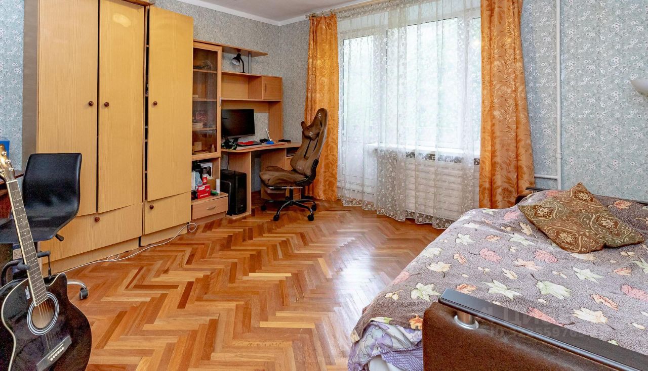 Продажа 2-комн квартиры на вторичном рынке Институтский проспект, 2