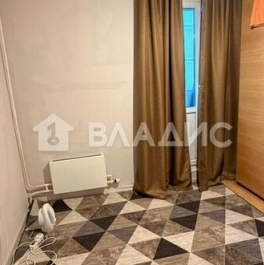 Продажа 4-комн квартиры на вторичном рынке улица Бутлерова,  д. 4