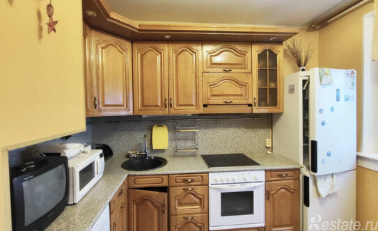 Продажа 3-комн квартиры на вторичном рынке ул Венёвская,  д. 15