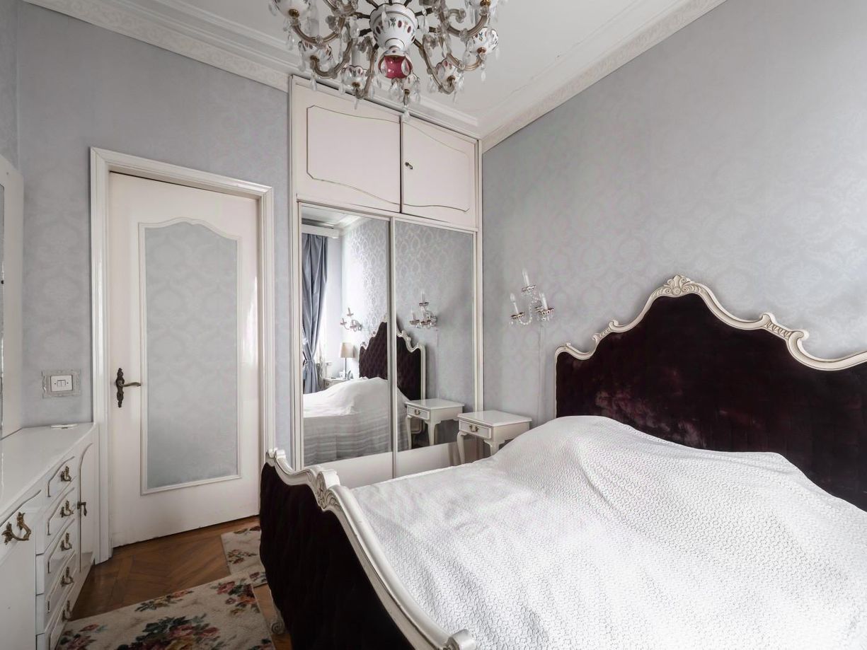 Продажа 3-комн квартиры на вторичном рынке Благовещенский переулок, 5