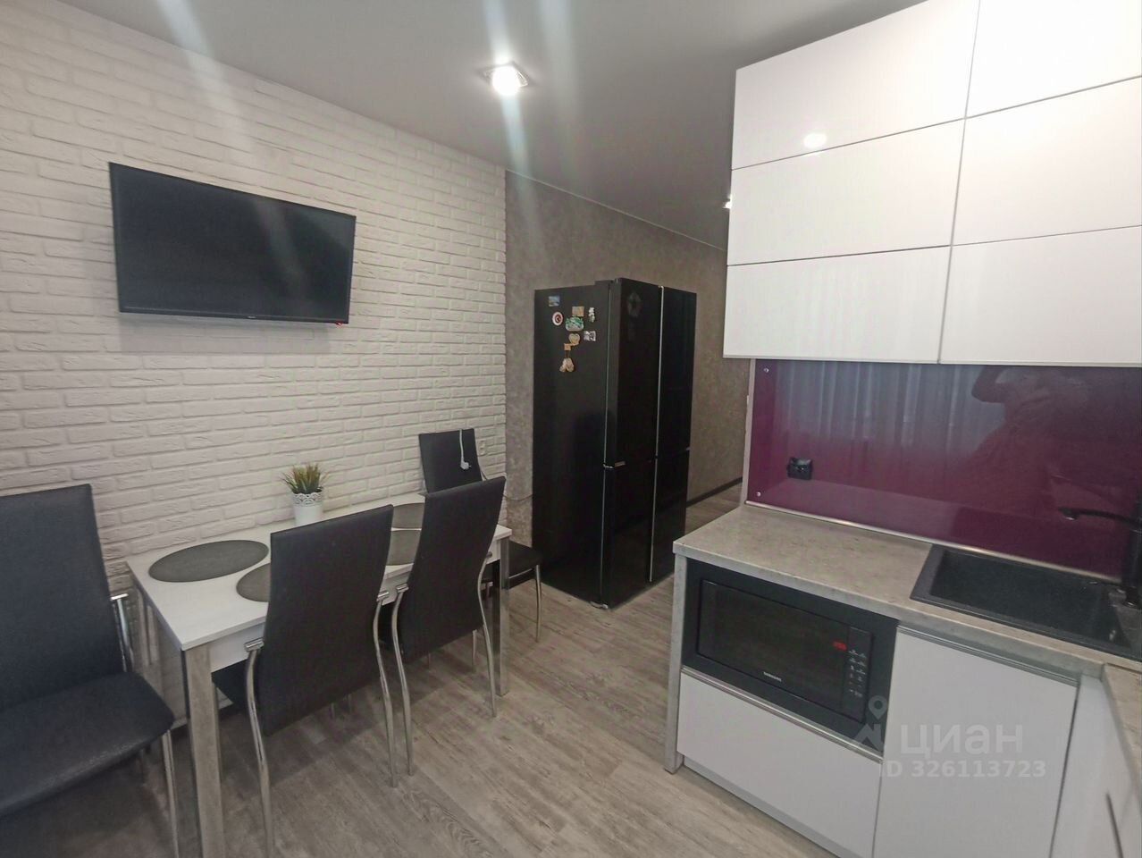 Продажа 2-комн квартиры на вторичном рынке Луга, проспект Володарского,  д. 40