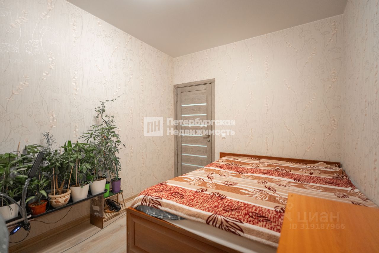 Продажа 3-комн квартиры на вторичном рынке Мурино, Оборонная улица, 37к2