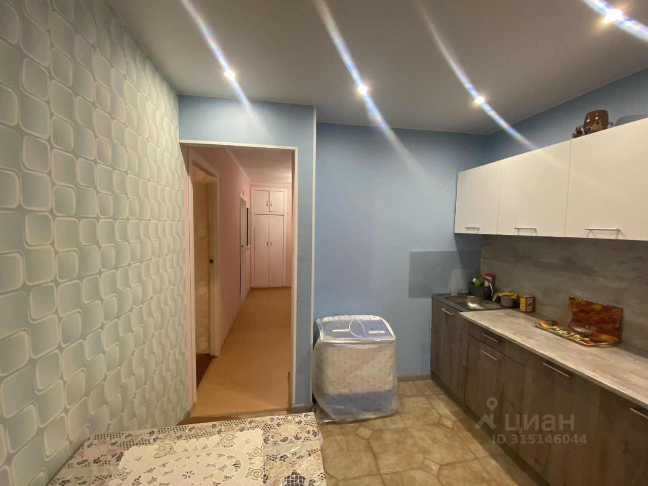 Продажа 3-комн квартиры на вторичном рынке Менделеево пгт, Пионерская улица, 3