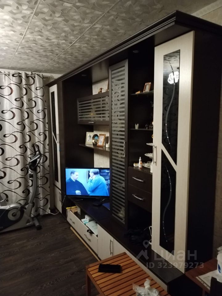 Продажа 1-комн квартиры на вторичном рынке Нахабино пгт, улица Красноармейская, 61