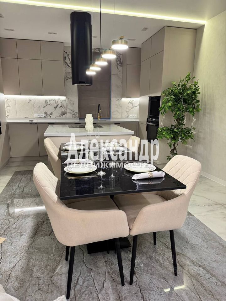 Продажа 3-комн квартиры на вторичном рынке 15-я Васильевского острова линия, 84