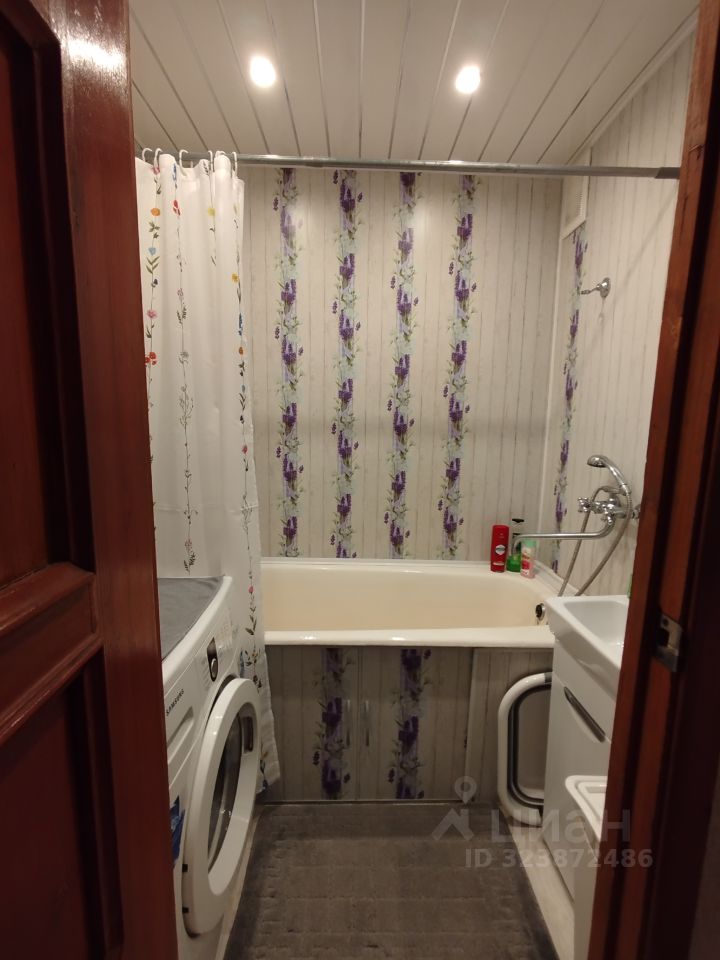 Продажа 2-комн квартиры на вторичном рынке Отрадное, Советская улица, 25