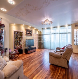 Аренда 3-комн квартиры на вторичном рынке Наличная улица,  д. 3