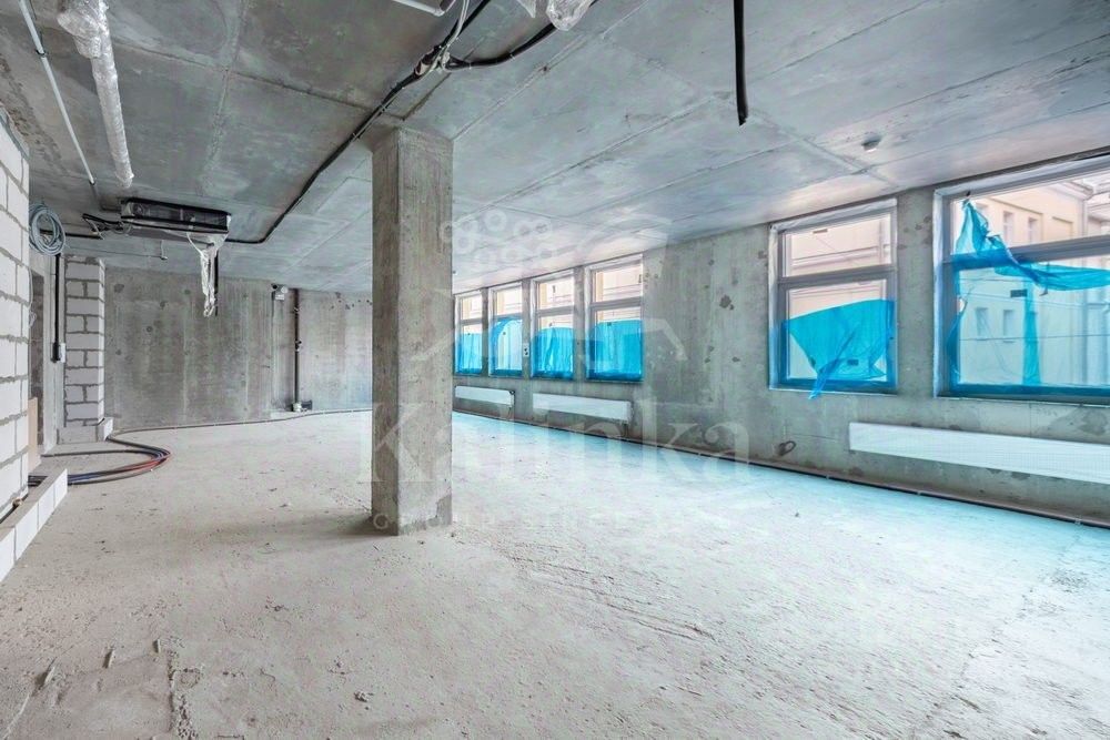 Продажа 3-комн квартиры на вторичном рынке Хлебный переулок, 24