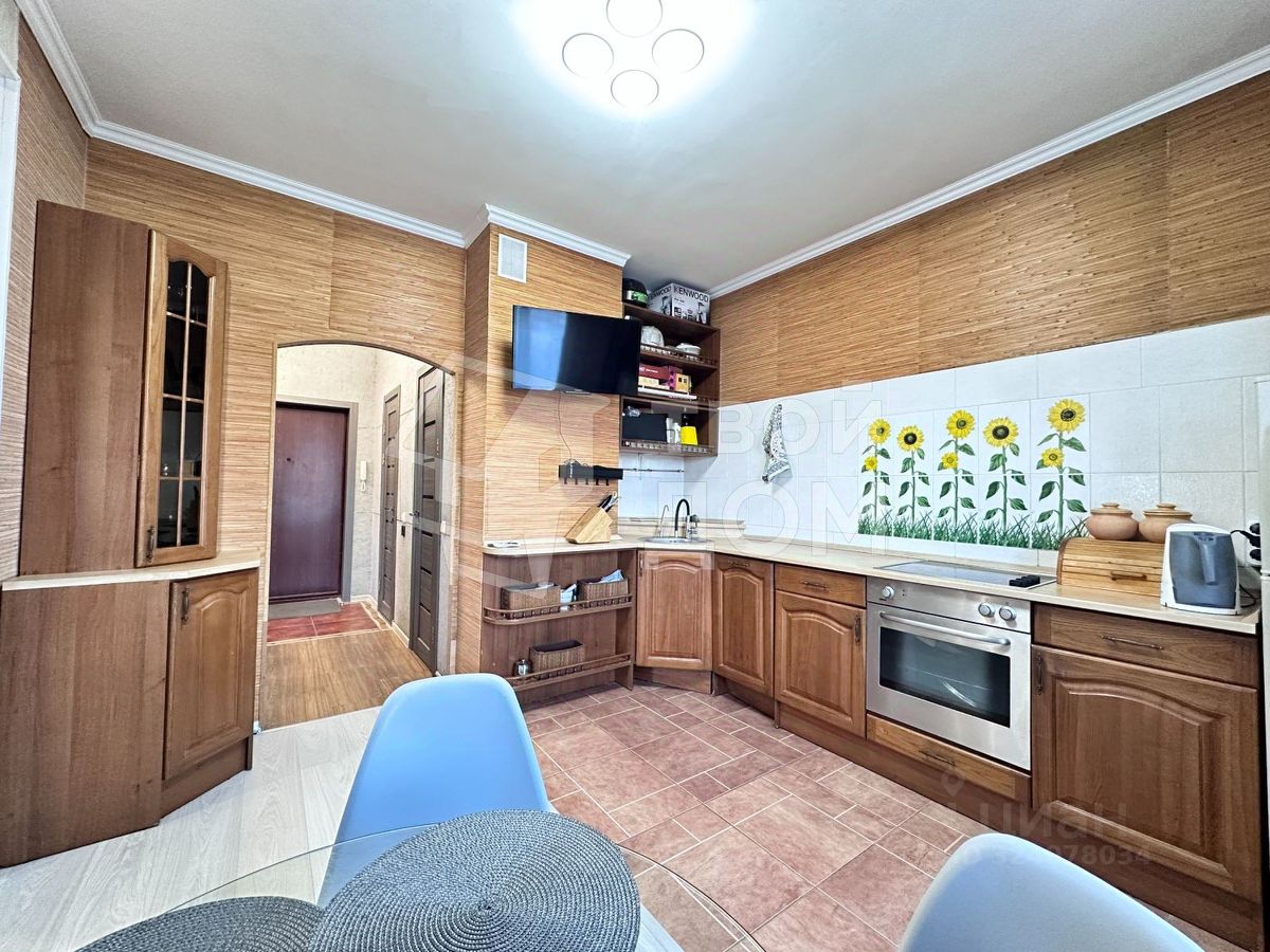 Продажа 3-комн квартиры на вторичном рынке улица Ткачей, 68к2