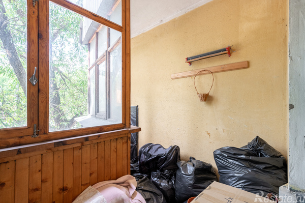 Продажа 3-комн квартиры на вторичном рынке Айвазовского ул,  д. 2