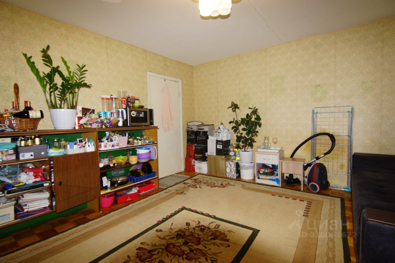 Продажа 2-комн квартиры на вторичном рынке Звездная улица, 9К1