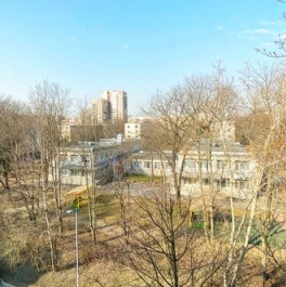 Продажа 3-комн квартиры на вторичном рынке Парашютная ул,  д. 15