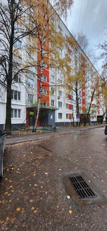 Аренда 3-комн квартиры на вторичном рынке Елецкая улица, 16К3