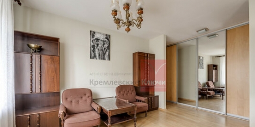 3-комн квартира улица Красина,  д. 24-28