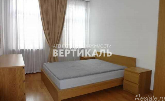 Аренда 4-комн квартиры на вторичном рынке Зачатьевский 1-й пер,  д. 4