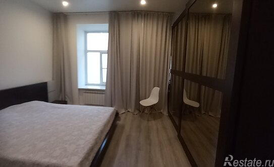 Продажа 4-комн квартиры на вторичном рынке Лахтинская улица,  д. 25Б