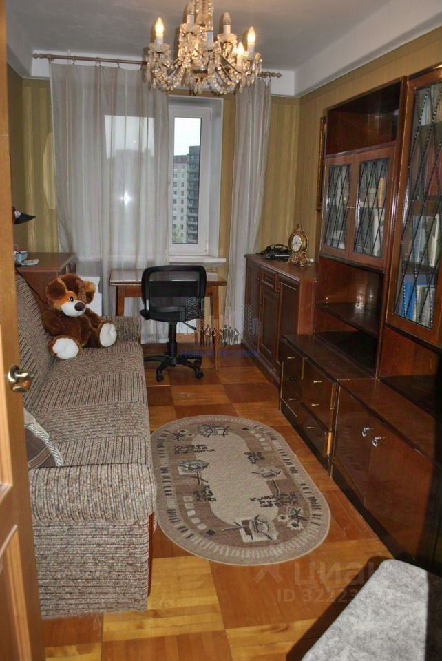 Продажа 4-комн квартиры на вторичном рынке улица Шаврова, 27