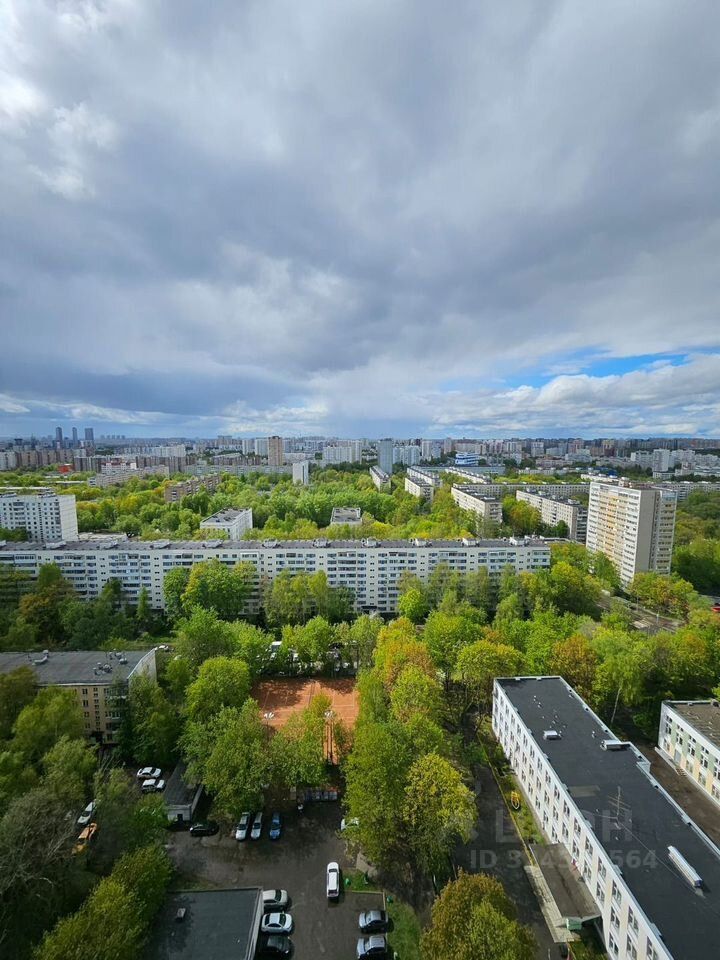 Продажа 3-комн квартиры на вторичном рынке улица Свободы, 67А