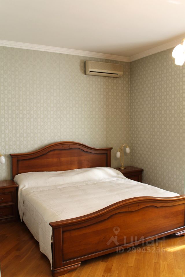 Продажа 4-комн квартиры на вторичном рынке переулок Большой Головин,  д. 2