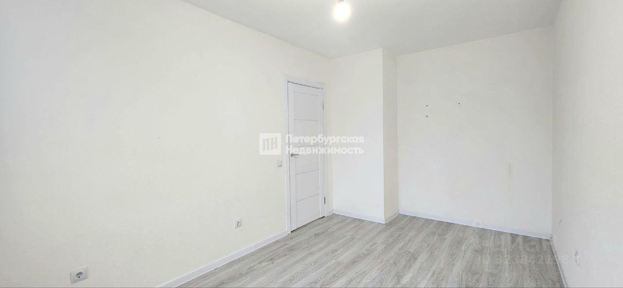 Продажа 1-комн квартиры на вторичном рынке Мурино, улица Шоссе в Лаврики, 72к2