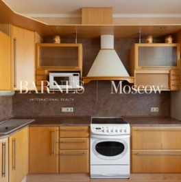 Продажа 3-комн квартиры на вторичном рынке ул Конная,  д. 14