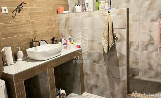 Продажа 5-комн квартиры на вторичном рынке Октябрьский пгт,  д. 1,  к. 2