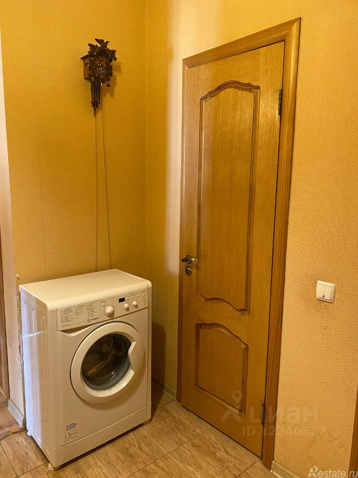 Продажа 2-комн квартиры на вторичном рынке Новорогожская улица,  д. 38