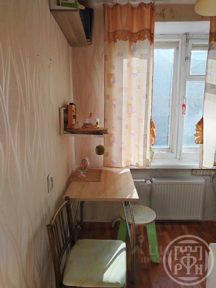 Продажа 2-комн квартиры на вторичном рынке Ломоносов, Александровская улица, 36а