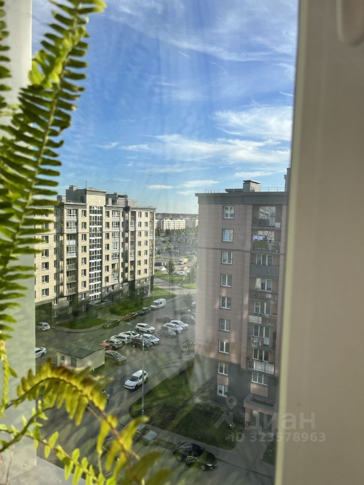 Продажа 3-комн квартиры на вторичном рынке пос. Шушары, Славянка тер., улица Полоцкая, 11к2