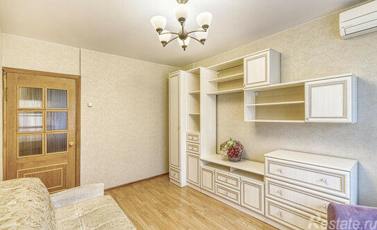 Продажа 3-комн квартиры на вторичном рынке Нахимовский пр-кт,  д. 38