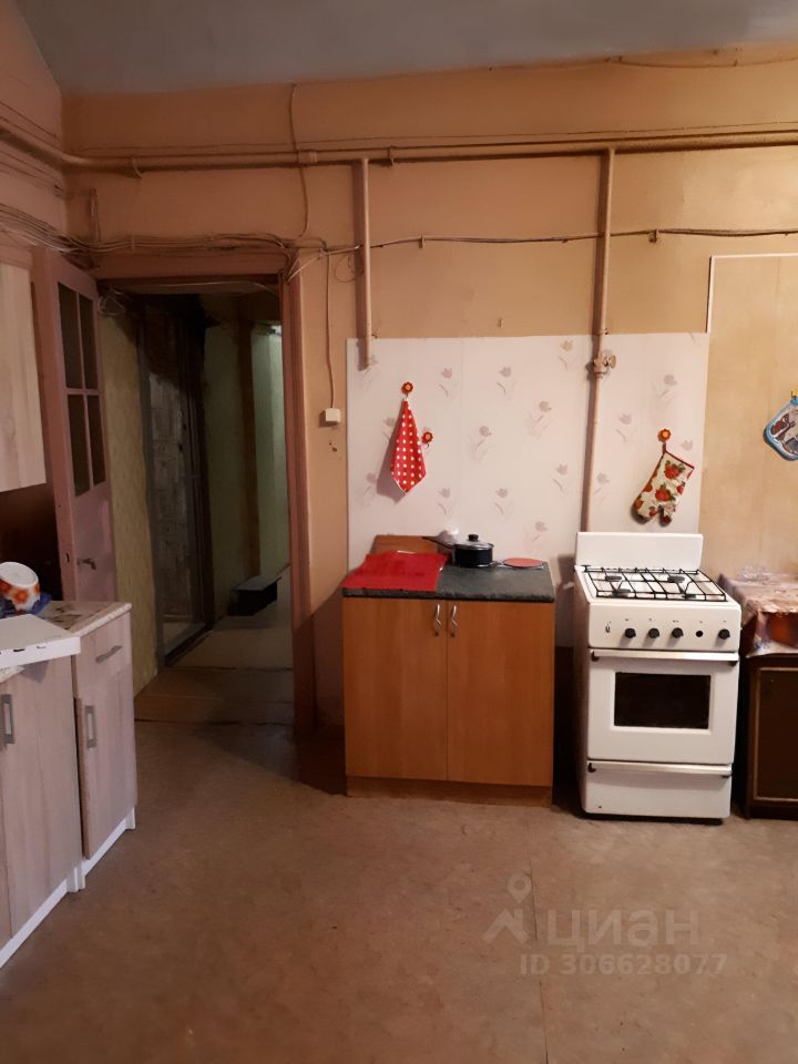 Продажа 6-комн квартиры на вторичном рынке Театральная площадь, 16