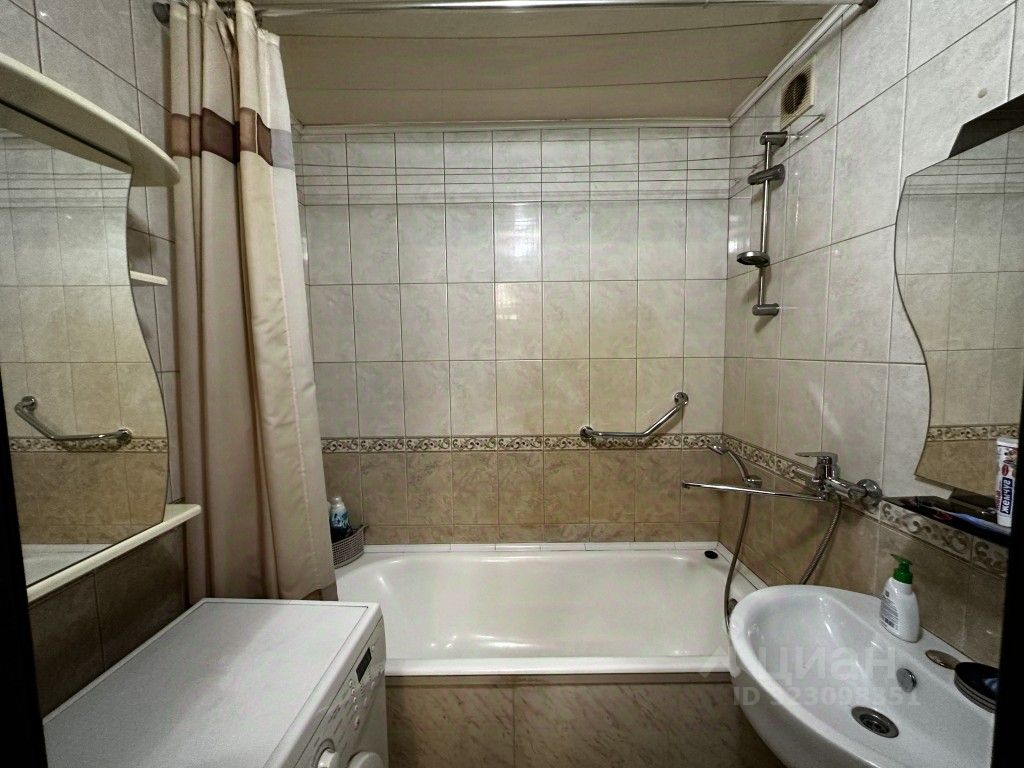 Продажа 1-комн квартиры на вторичном рынке проспект Славы, 40К1